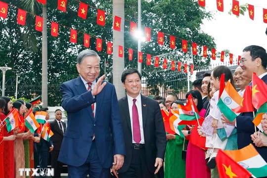 Tổng Bí thư, Chủ tịch nước Tô Lâm gặp gỡ cộng đồng người Việt Nam tại Ấn Độ