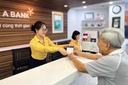 Lãi suất Chứng chỉ tiền gửi chạm mốc 8,7%: BAC A BANK "hâm nóng" thị trường dòng tiền