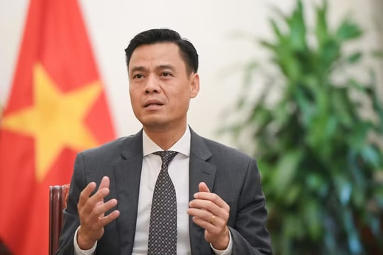 PM’s attendance at ASEAN Summit reaffirms Vietnam’s commitment to community-building process: official