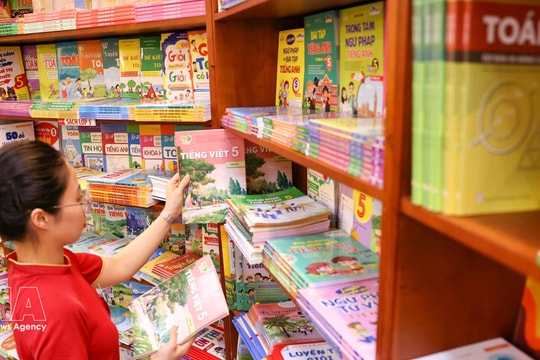 Vietnam picks one textbook set for all schools, targets free books by 2030