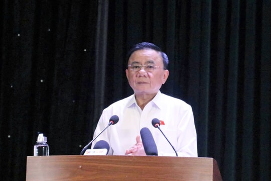 Thường trực Ban Bí thư Trần Cẩm Tú tiếp xúc cử tri tại Đà Nẵng
