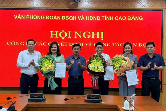 Văn phòng Đoàn ĐBQH và HĐND tỉnh Cao Bằng công bố quyết định về công tác cán bộ
