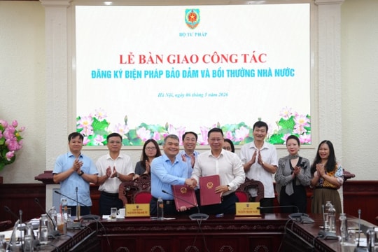Bàn giao công tác Đăng ký giao dịch bảo đảm và Bồi thường nhà nước