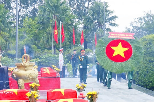 Nghe An repatriates remains of 72 volunteer soldiers, experts from Laos