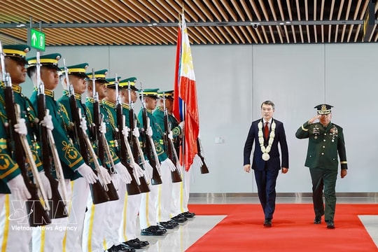 PM Le Minh Hung arrives in Philippines for 48th ASEAN Summit