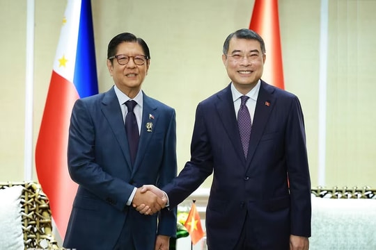 Thủ tướng Lê Minh Hưng gặp lãnh đạo các nước nhân tham dự Hội nghị Cấp cao ASEAN