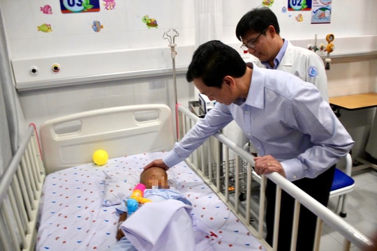 Thứ Trưởng Bộ Y tế: Bạo hành trẻ em là “tội phạm ẩn”, phải ngăn chặn từ trước khi bi kịch xảy ra