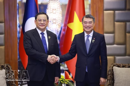 Vietnam PM meets with Lao, Malaysian counterparts in Philippines