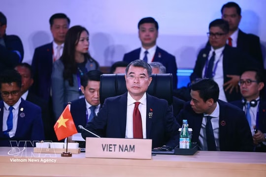 PM’s presence in ASEAN Summit spreads message of dynamic, strongly rising Vietnam: official