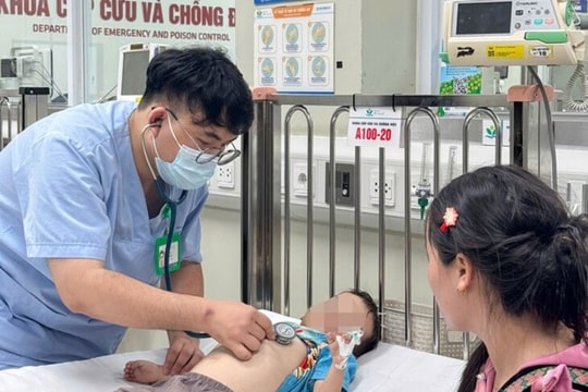 Giành sự sống cho bé trai có trái tim to bất thường
