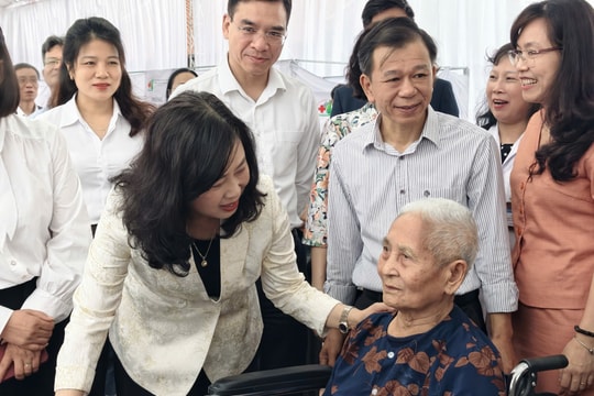 Chương trình khám bệnh miễn phí "Vì một Việt Nam khỏe mạnh hơn"