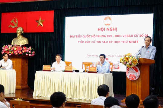 Giải bài toán đậu xe lòng đường tại TP. Hồ Chí Minh: Cần lộ trình, không cấm đoán cực đoan