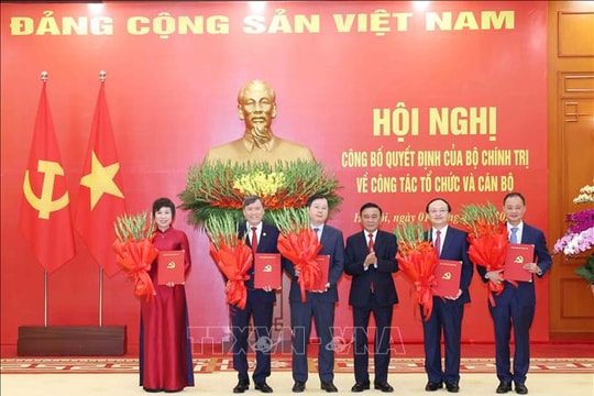 Kết luận của Bộ Chính trị về điều chỉnh phân cấp quản lý cán bộ và danh mục chức danh lãnh đạo 5 cơ quan Trung ương
