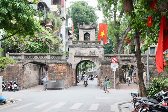 Hà Nội chuyển mình với những tuyến phố “đường thông, hè thoáng”