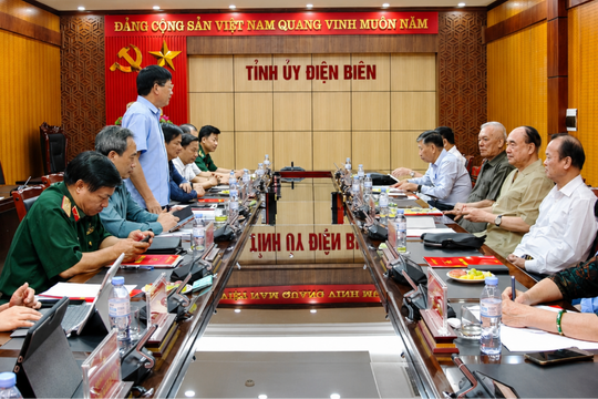 Điện Biên: Thường trực Tỉnh ủy làm việc với đoàn Ban Liên lạc Hội cán bộ Lai Châu - Điện Biên