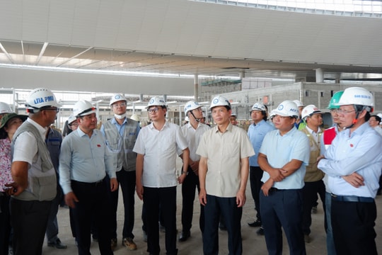 Phó Chủ tịch Quốc hội Nguyễn Hồng Diên khảo sát dự án sân bay Long Thành