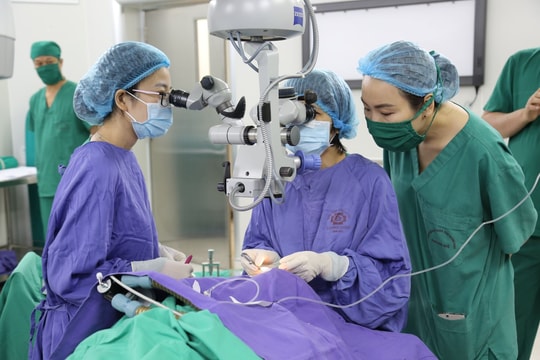 Lần đầu ghép giác mạc từ người hiến chết não tại Bệnh viện Đa khoa tỉnh Quảng Ninh