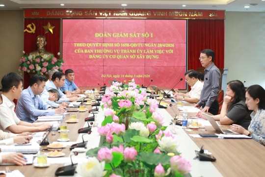 Phó Bí thư Thường trực Thành ủy Hà Nội Nguyễn Trọng Đông làm việc với Sở Xây dựng