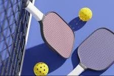 Người đàn ông mù mắt sau cú đánh pickleball trúng mặt