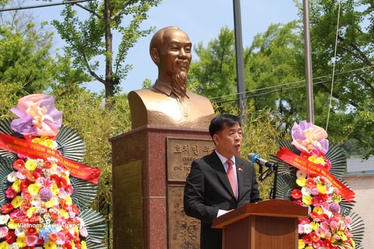 President Ho Chi Minh honoured in RoK on 136th birth anniversary