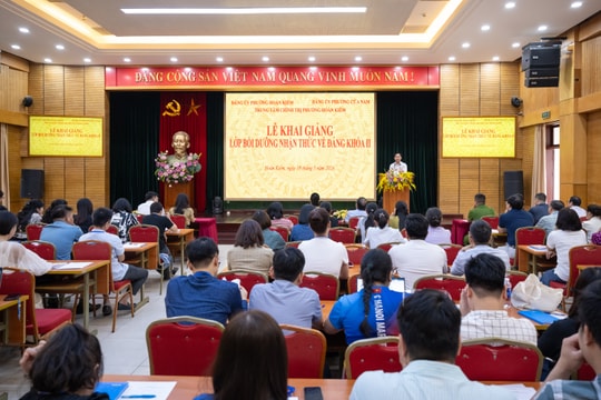 Khai giảng Lớp bồi dưỡng nhận thức về Đảng năm 2026