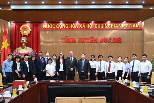 Tuyên Quang: Chủ tịch UBND tỉnh Phan Huy Ngọc tiếp Đại sứ Đặc mệnh toàn quyền Thụy Sĩ tại Việt Nam