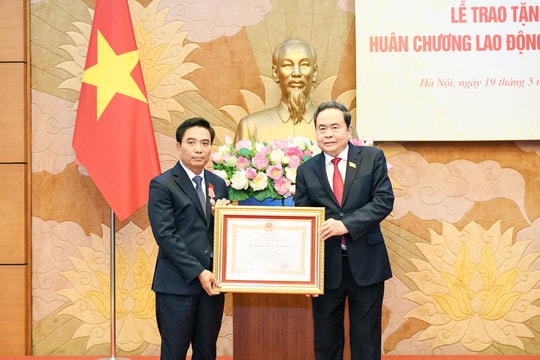 Chủ tịch Quốc hội Trần Thanh Mẫn trao Huân chương Lao động hạng Nhất tặng Phó Chủ tịch Quốc hội, Thượng tướng Nguyễn Doãn Anh