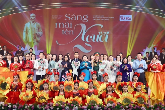 Lắng đọng đêm nghệ thuật “Sáng mãi tên Người”