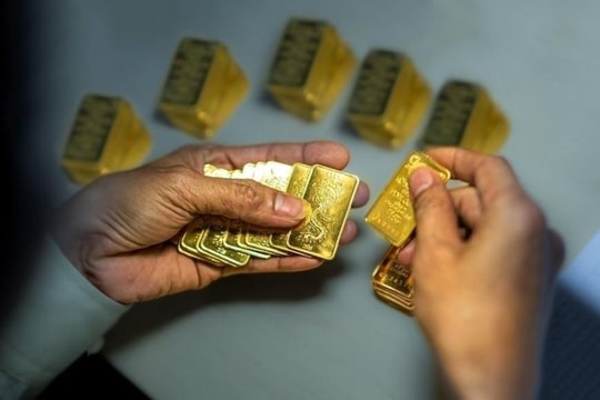 Liên tục lao dốc, giá vàng liệu còn cơ hội tái lập vùng đỉnh trong năm nay?