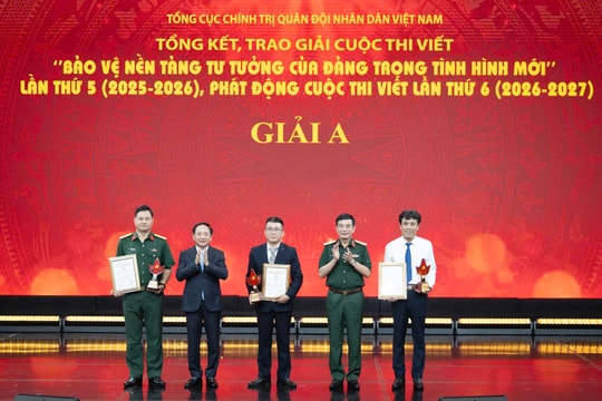Trao giải Cuộc thi viết “Bảo vệ nền tảng tư tưởng của Đảng trong tình hình mới” lần thứ 5