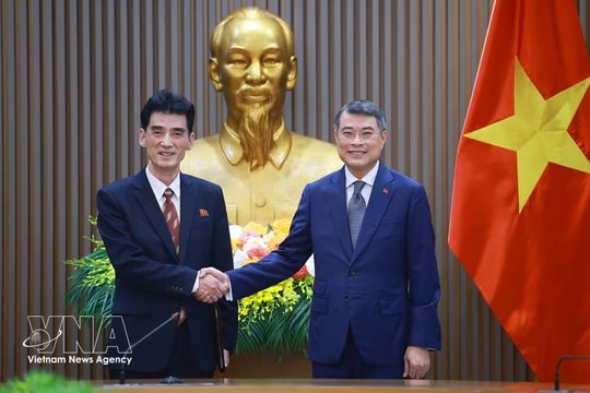 Prime Minister receives DPRK Ambassador