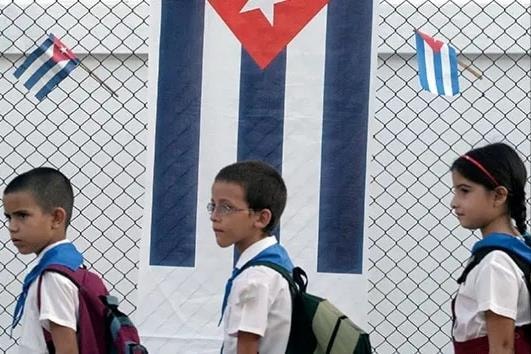 Cuba kết thúc năm học sớm và hủy kỳ thi tuyển sinh đại học