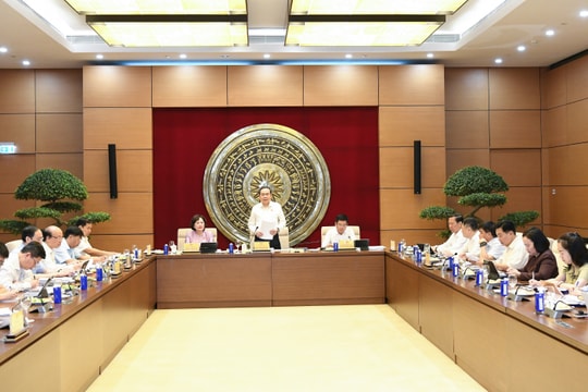 Giữ kỷ cương, mở đường phát triển
