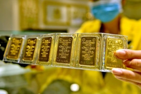Ngày 23/5: Giá vàng giảm sâu nhất gần 5 tháng, dòng tiền dịch chuyển sang đồng USD