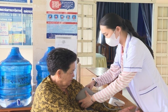 Tây Ninh: Người dân được khám sức khỏe định kỳ, khám sàng lọc miễn phí