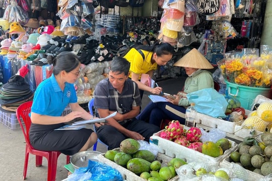 Phát huy vai trò “cầu nối” tại cơ sở