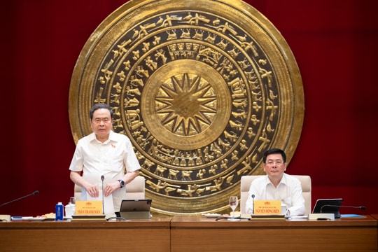 Không được phép đi sau thực tiễn