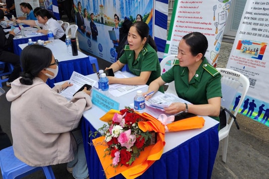 Bảo hiểm thất nghiệp giúp người lao động từng bước ổn định cuộc sống và tìm kiếm cơ hội việc làm mới phù hợp hơn