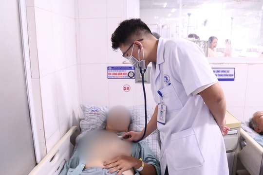 Lao động giữa trời nắng nóng, người đàn ông rơi vào hôn mê sâu