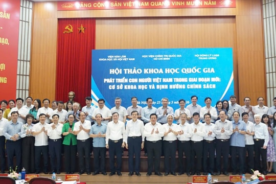 Phát triển con người Việt Nam toàn diện trong giai đoạn mới