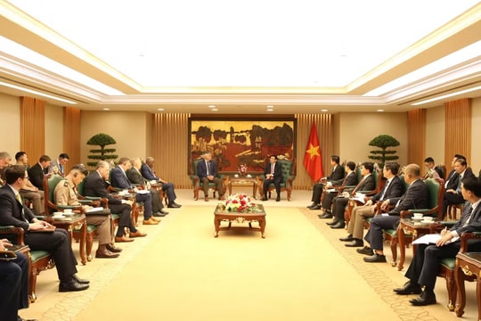 Vietnam, US step up parliamentary, defence cooperation