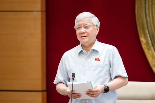 Phó Chủ tịch Thường trực Quốc hội Đỗ Văn Chiến dự Phiên họp Tổ biên tập xây dựng Quy chế phối hợp với các Đảng ủy trực thuộc Trung ương