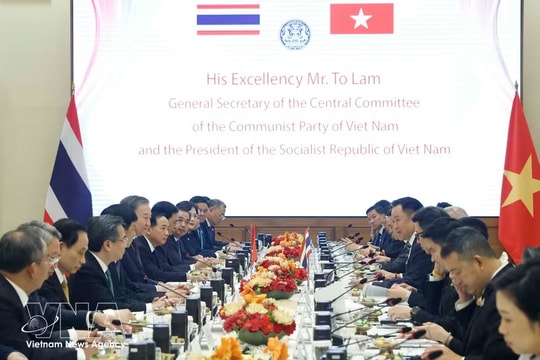 Vietnam’s top leader holds talks with Thailand's Prime Minister in Bangkok