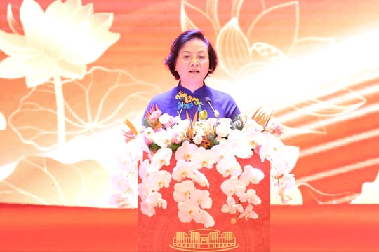 Ban hành chính sách để kiến tạo, phát triển và nâng cao đời sống Nhân dân