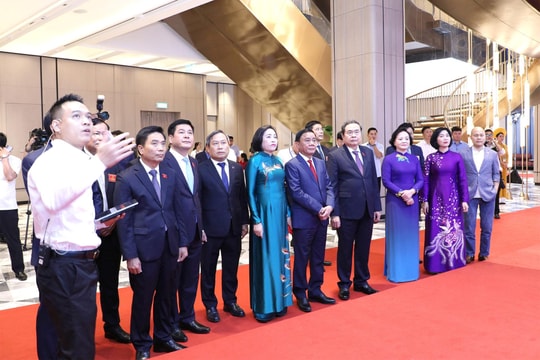 Triển lãm "Hội đồng Nhân dân: Dấu ấn đổi mới - kiến tạo phát triển"