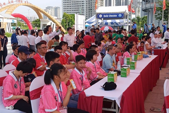 Trẻ em hạnh phúc, an toàn, vững bước trong kỷ nguyên số