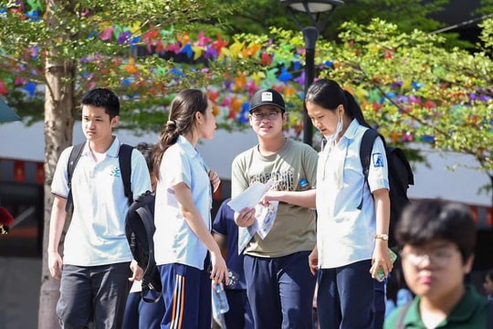 Hà Nội: 2 thí sinh vi phạm quy chế môn Toán ở kỳ thi vào 10