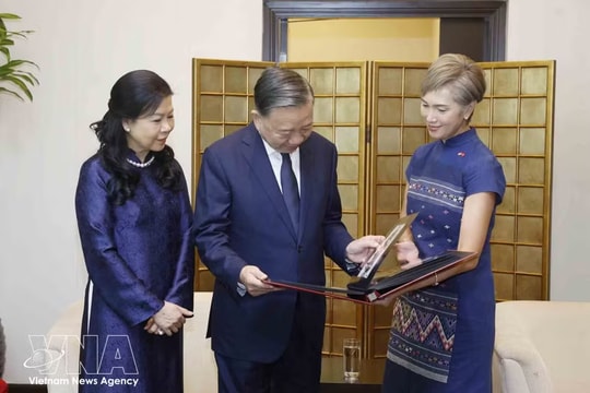 Top leader of Vietnam pays state visit to Philippines