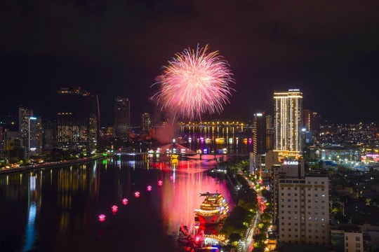 Xem pháo hoa sông Hàn từ tổ hợp Sun Symphony Residence