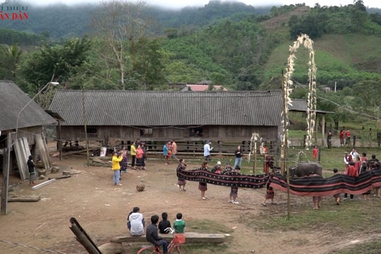 Giữ hồn nhà dài Pa Kô ở Quảng Trị